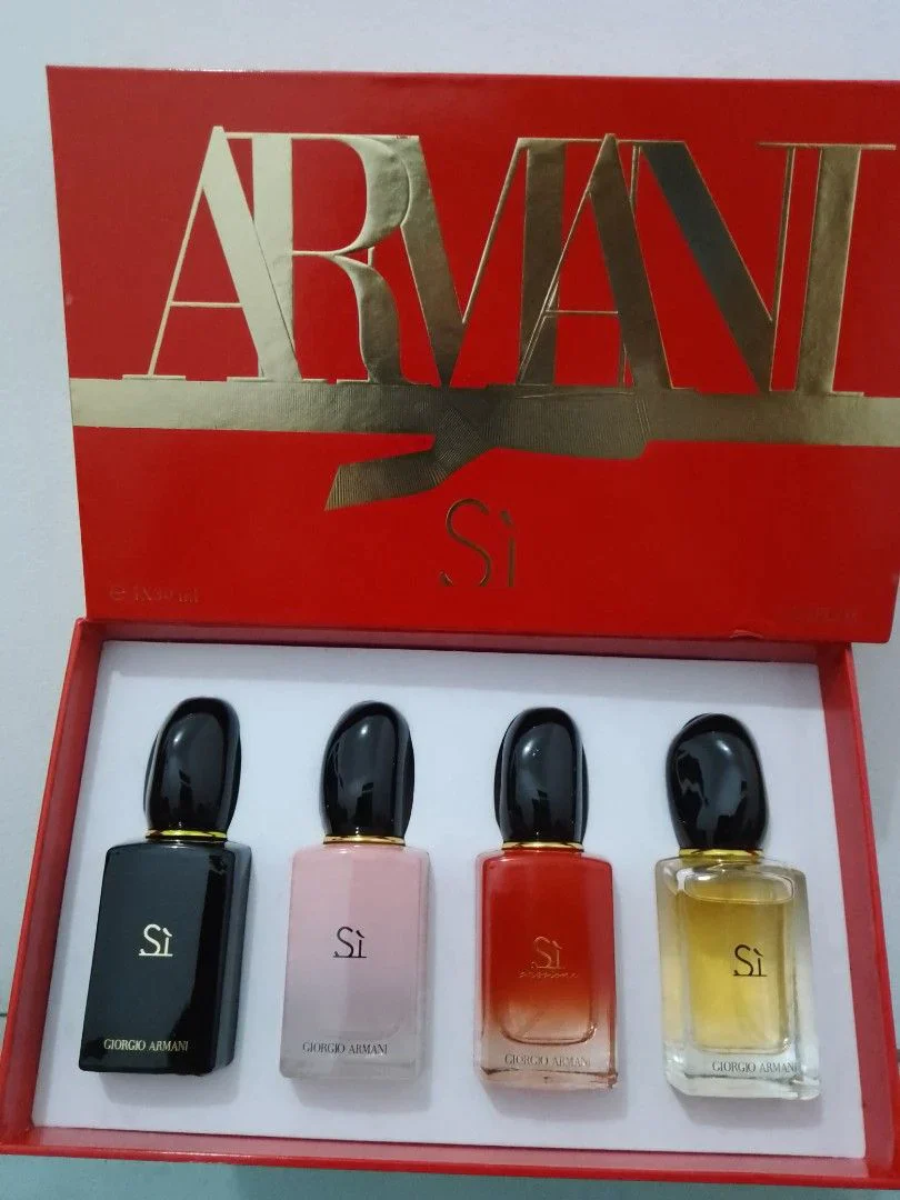 Giorgio Armani Sì Mini Gift Set 4 x 30ml - Online Perfume Store